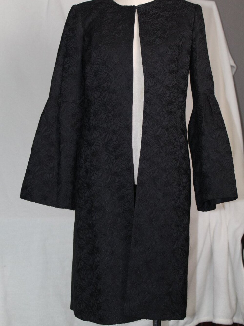 Calvin Klein Size 4 Black Bell-Sleeve Jacquard Long Chic Topper Jacket